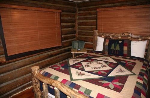 Estes Park Casa | Triple R Cottages- 1 cabin