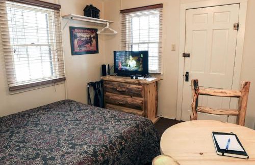 Estes Park Casa | Triple R Cottages- 7 cabin