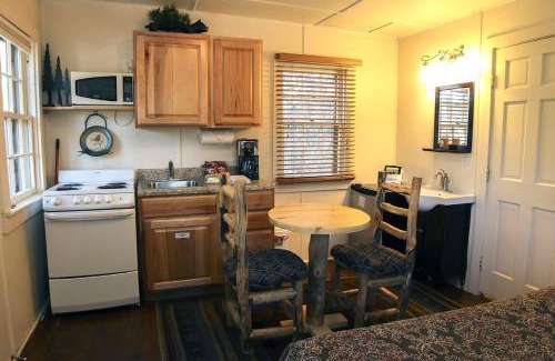Estes Park Casa | Triple R Cottages- 7 cabin