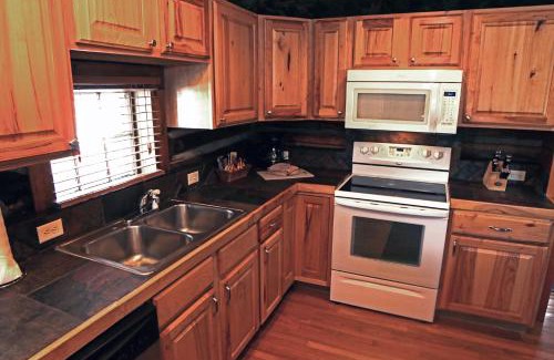 Estes Park Casa | Triple R Cottages- 8 cabin