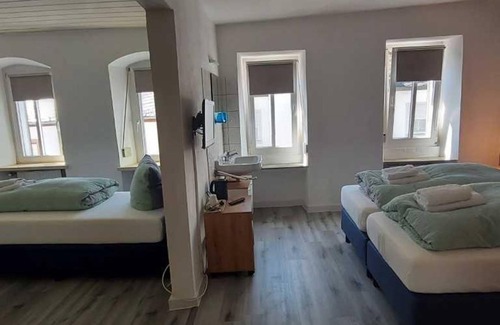 Manderscheid Cabaña | Habitación Triple con ducha / WC (3 personas) - Pension am Lieserpfad