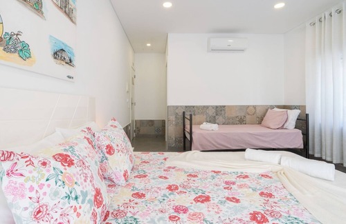 Arvore Casa | Host Wise Arvore - Triple Room w/ Terrace and Pool
