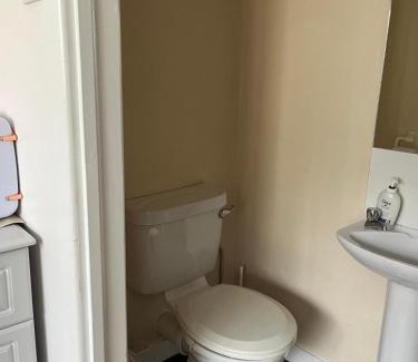 Clara Casa | Triple Room with Private Bathroom at Caroline's Guest House, River Street, Clara