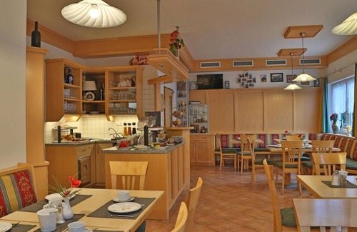Dorfgastein Cabaña | Habitación triple con ducha, aseo - trombón, pensión.