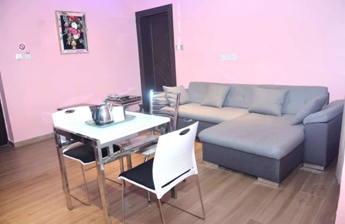 Surulere Apartamento | Triple Tee Luxury Hotel