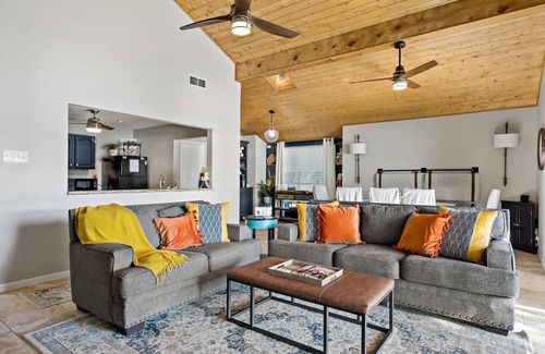 Enchanted Oaks Casa | TripleHRetreat+Pets+Waterfront+Dock+GameRoom