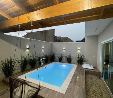 Picarras Casa | TRIPLEX COM SALÃO DE FESTAS À 1.3 KM DA PRAIA