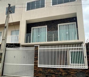 Picarras Casa | TRIPLEX COM SALÃO DE FESTAS À 1.3 KM DA PRAIA
