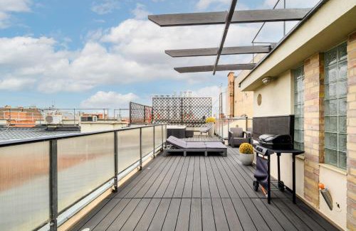 Terezvaros Apartamento | Triplex, Rooftop with Parlament view & Jacuzzi