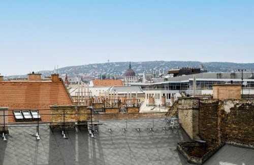 Terezvaros Apartamento | Triplex, Rooftop with Parlament view & Jacuzzi