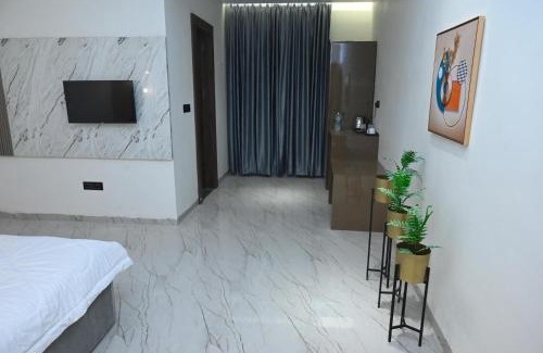 Phulpur Complejo | Trisaa Resort & Banquets