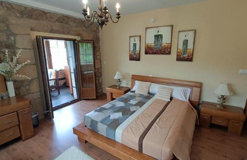 Los Corrales de Buelna Hotel | Trisileja Posada El Manjon