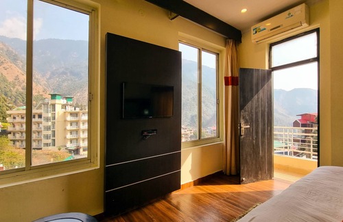 Bhagsu Nag Hotel | Triund Heights By Pulse Hotels