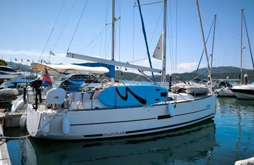 Carvalhal Alquiler De Eote | TROIA - Veleiro em marina