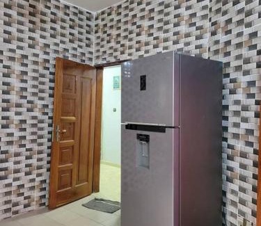 Porto-Novo Apartamento | trois chambres et salon avec balcon à Porto Novo