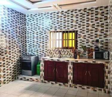 Porto-Novo Apartamento | trois chambres et salon avec balcon à Porto Novo