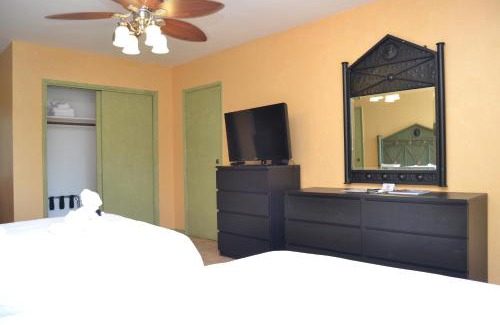 Central Beach Hotel | Tropi Rock