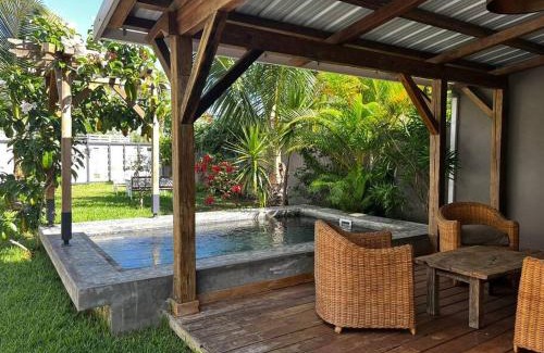 Pointe aux Canonniers Villa | Tropical 3-bedrooms Coastal Residence Creolia2