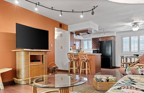 Arts District Condominio | TROPICAL ABODE: COMMUNITY POOL + RELAXING PATIO