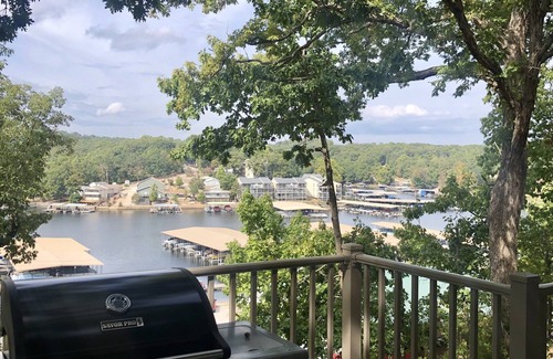 Lake Ozark Condominio | SOLO REMODELADO - ¡GRAN UBICACIÓN! GRAN VISTA AL LAGO!