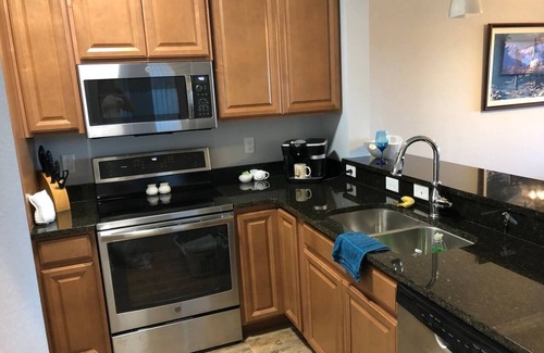 Bouchelles Island Condominio | Tropical Breeze Getaway! Watch the Shuttles from the Balcony! New Smyrna Beach!