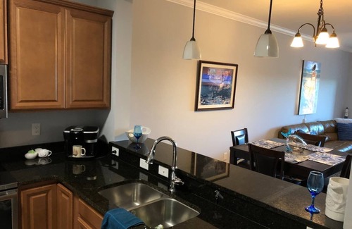 Bouchelles Island Condominio | Tropical Breeze Getaway! Watch the Shuttles from the Balcony! New Smyrna Beach!