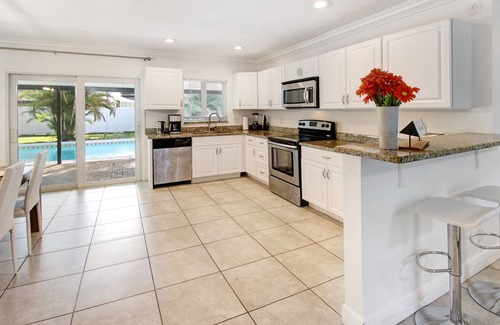 Delray Beach Casa | Tropical Delray Beach Villa with Heated Pool