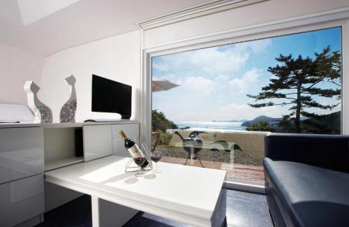 Irun-myeon Casa | Tropical Dream Spa Caravan