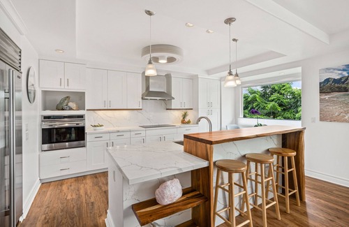 Kaiulani Casa | Tropical Elegance: Tropical Elegance, Acacia Bar, Jetted Tub & Majestic Views