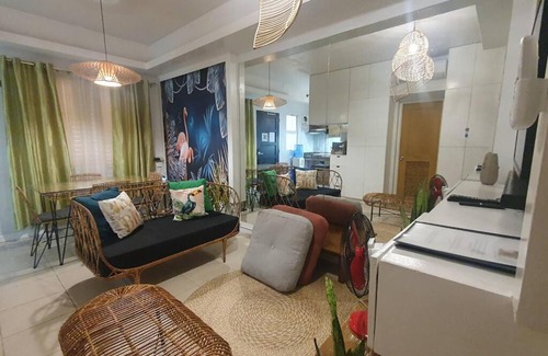 Taguig Apartamento | Tropical Escape at Cedar Crest