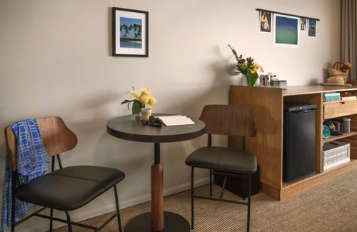 Kailua-Kona Casa | Tropical Escape l 2 Rooms, Beach Access, Free Bikes, Pool & Pet-Friendly Stay