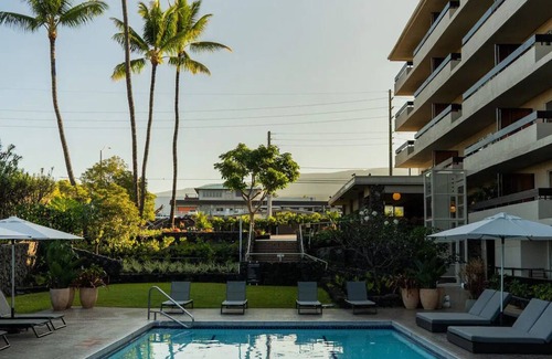 Kailua-Kona Casa | Tropical Escape l 2 Rooms, Beach Access, Free Bikes, Pool & Pet-Friendly Stay