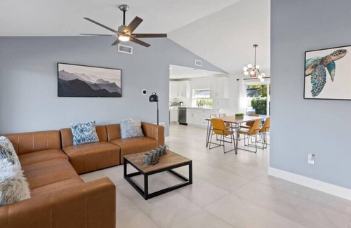 Pembroke Pines Villa | 🏝️ Tropical Escape: Captivating 5BR/3 Villa with Guest House and Heated Pool 🌴🌞