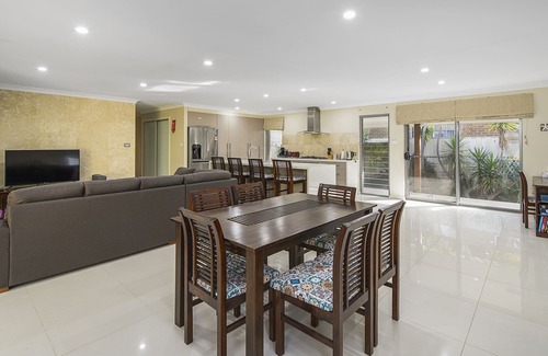 Bonny Hills Casa | TROPICAL FEEL HOLIDAY NEAR THE BEACH