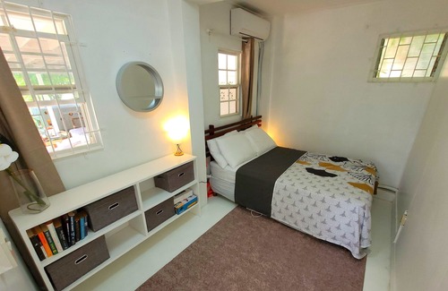 Rockley Cabaña | Tropical garden cottage in the heart ❤️ of the south coast.