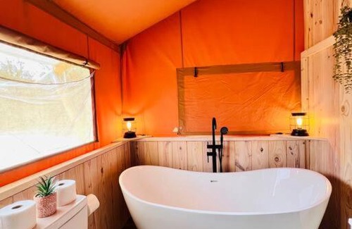 Punta Gorda Otro | Tropical glamping with hot tub