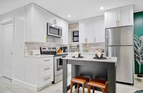 Coral Way Casa | Tropical Guest House at VIlla Verde Miami