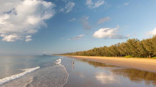 Wongaling Beach Otro | Tropical Hibiscus Caravan Park