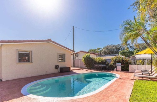 Driftwood Casa | Tropical Home with Guest house and Private Pool
