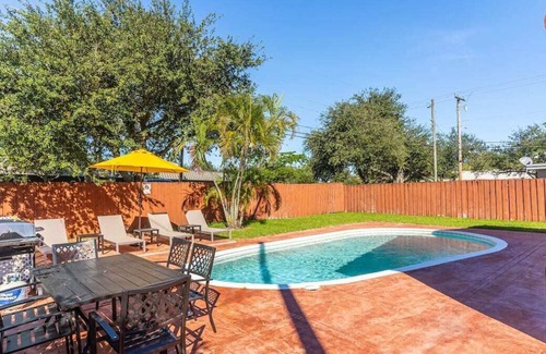 Driftwood Casa | Tropical Home with Guest house and Private Pool