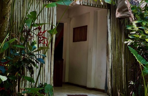 Samana Casa | Tropical hostel with community vibe, 5 minutes from El Valle beach in Samaná.