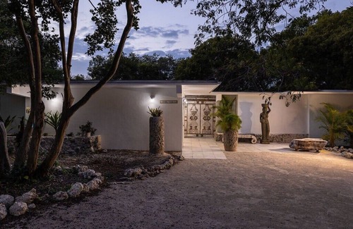 Key Largo Casa | Oceanfront Shore House with 3 Suites & Full Kitchen at Largo Resort