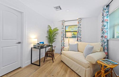 Parker Ridge Casa | Tropical Jungle Pool House in West Palm minutes from the beach, downtown, & PBI!