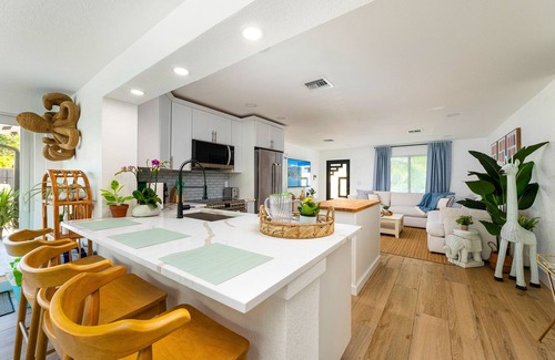 Parker Ridge Casa | Tropical Jungle Pool House in West Palm minutes from the beach, downtown, & PBI!