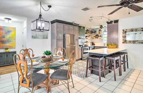Stuart Casa | 'Tropical Landing' Stuart Home w/ Pool + Grill!