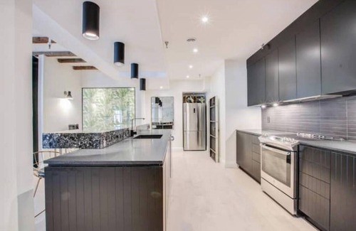 Cite Multimedia Apartamento | Tropical Loft in old Montreal
