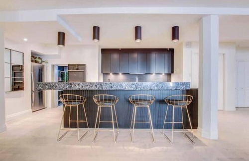 Cite Multimedia Apartamento | Tropical Loft in old Montreal