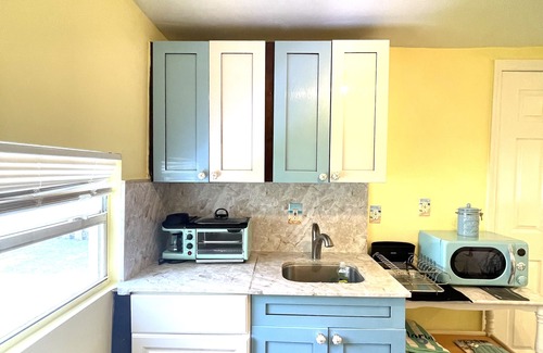Mango Groves Apartamento | Tropical Maritime 1.5 mi to beach & 0.3 mi to downtown