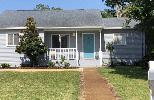 Gulfport Casa | Tropical Beach Oasis - 3BR/2BA - 5 blocks to the beach
