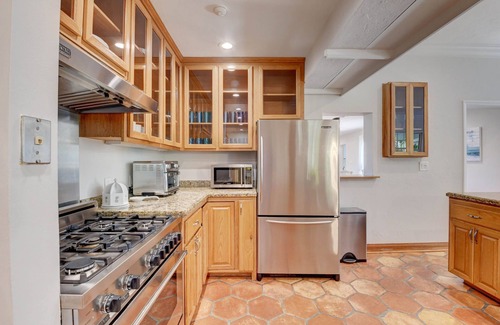Lake Ida Shores Casa | Tropical Oasis - 5 bdrm w/ pool & private cottage in Delray Beach